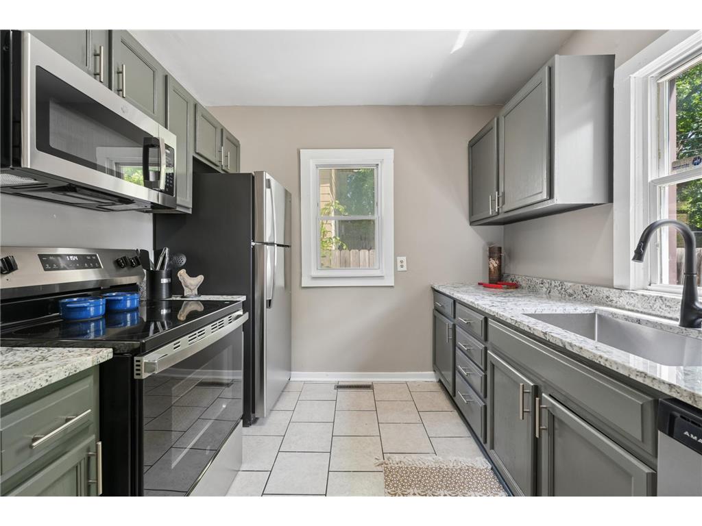 2328 Sheridan Avenue N Minneapolis MN 55411 7082364 image8