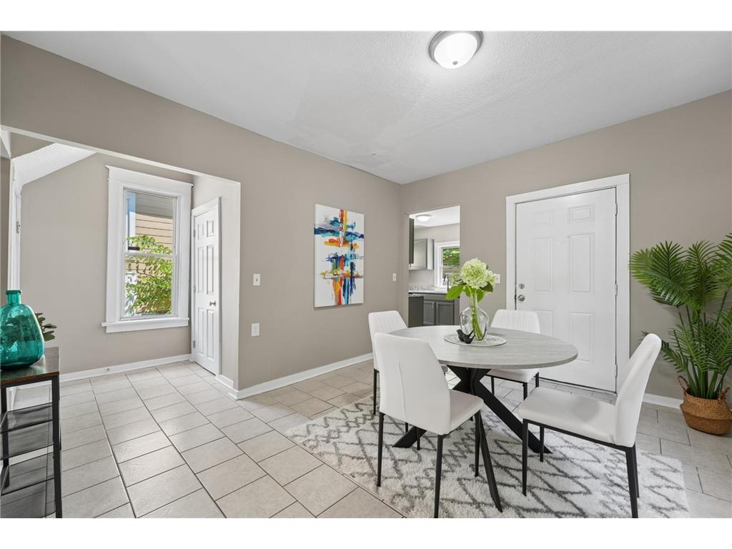 2328 Sheridan Avenue N Minneapolis MN 55411 7082364 image9