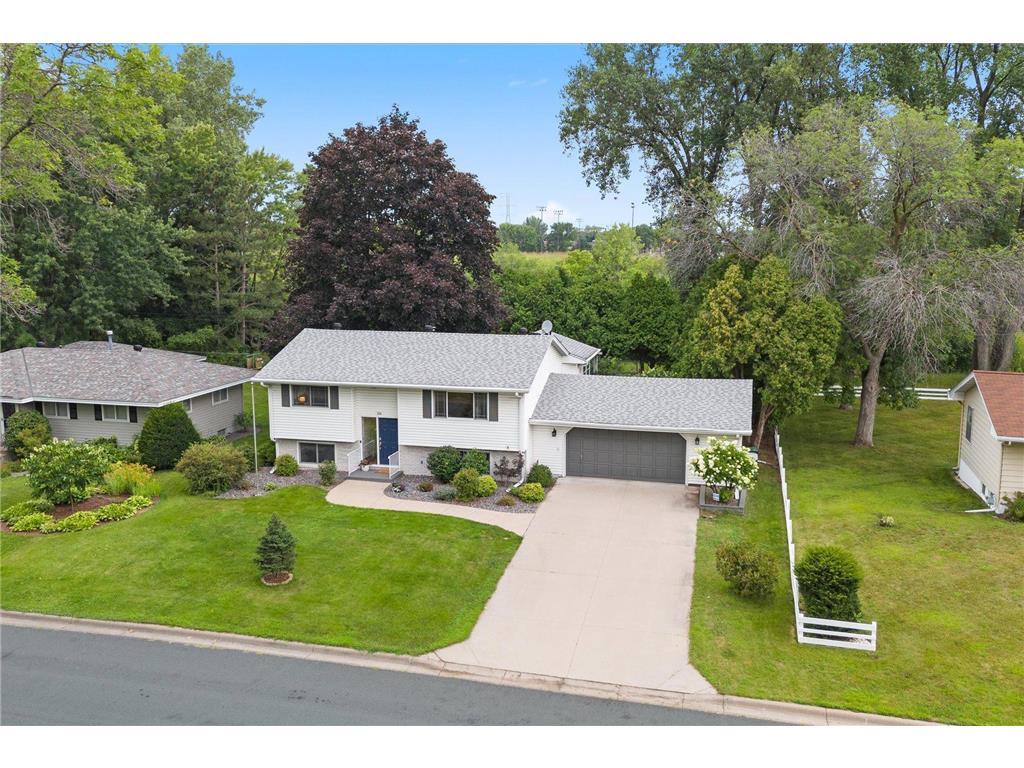 233 69th Avenue NE Fridley MN 55432 6554073 image1