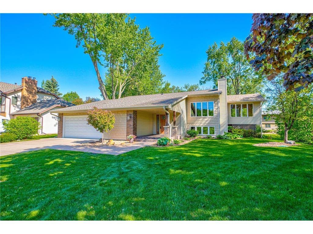 233 Grandview Avenue W Roseville MN 55113 6650960 image1