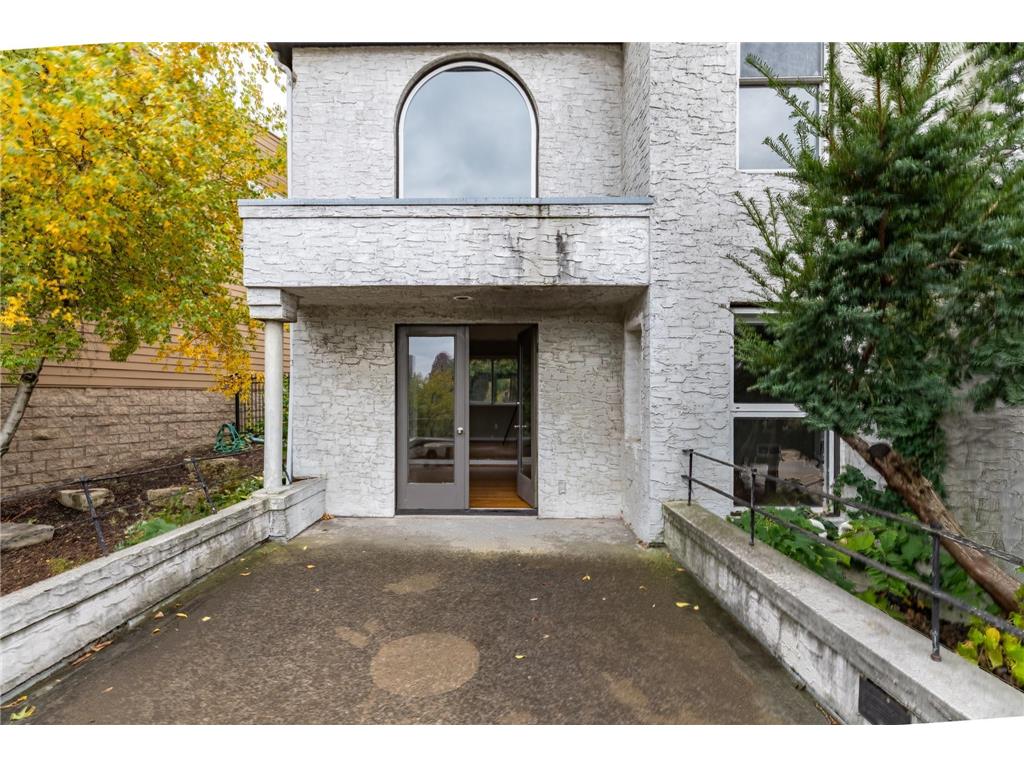 233 Groveland Avenue Minneapolis MN 55403 6802864 image4