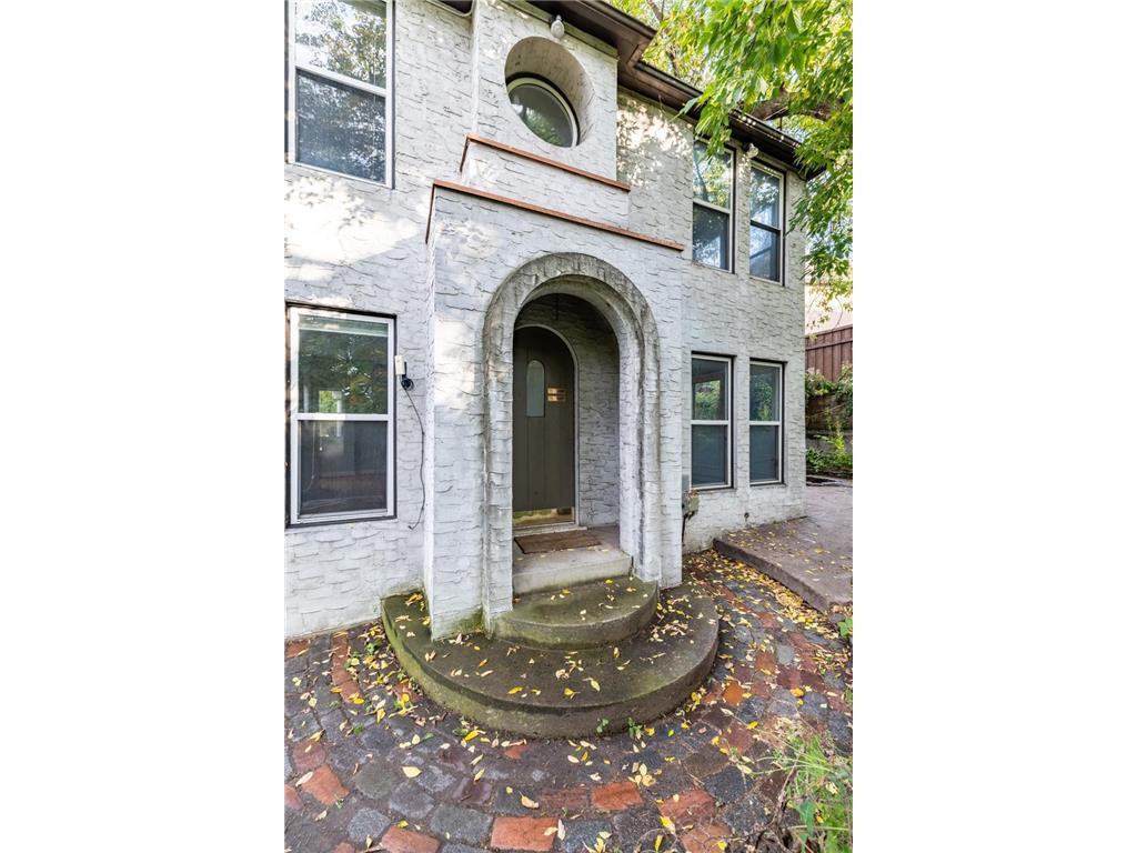 233 Groveland Avenue Minneapolis MN 55403 7038930 image2