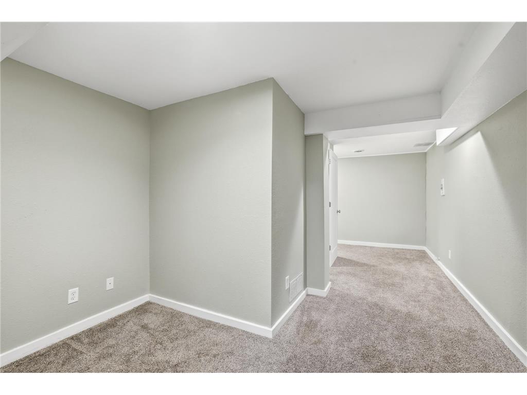 233 Groveland Avenue Minneapolis MN 55403 7038930 image25