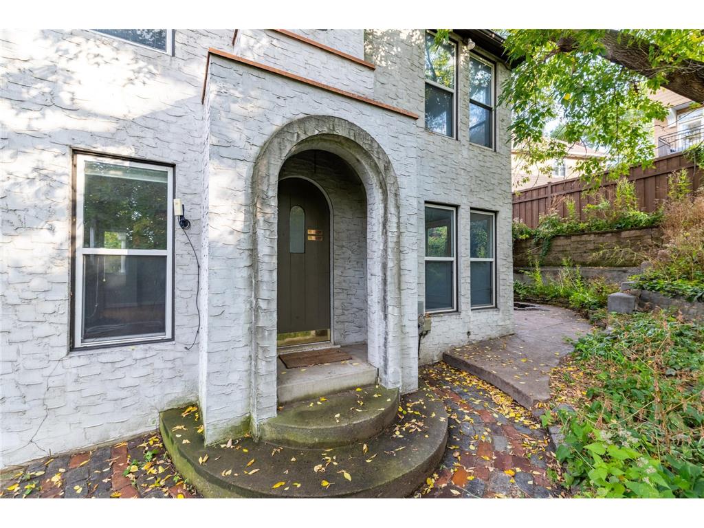233 Groveland Avenue Minneapolis MN 55403 7038930 image34