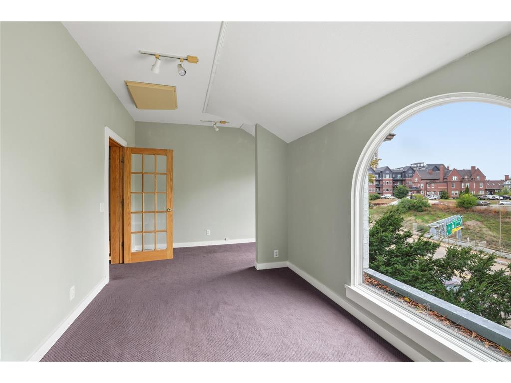 233 Groveland Avenue Minneapolis MN 55403 7038930 image9
