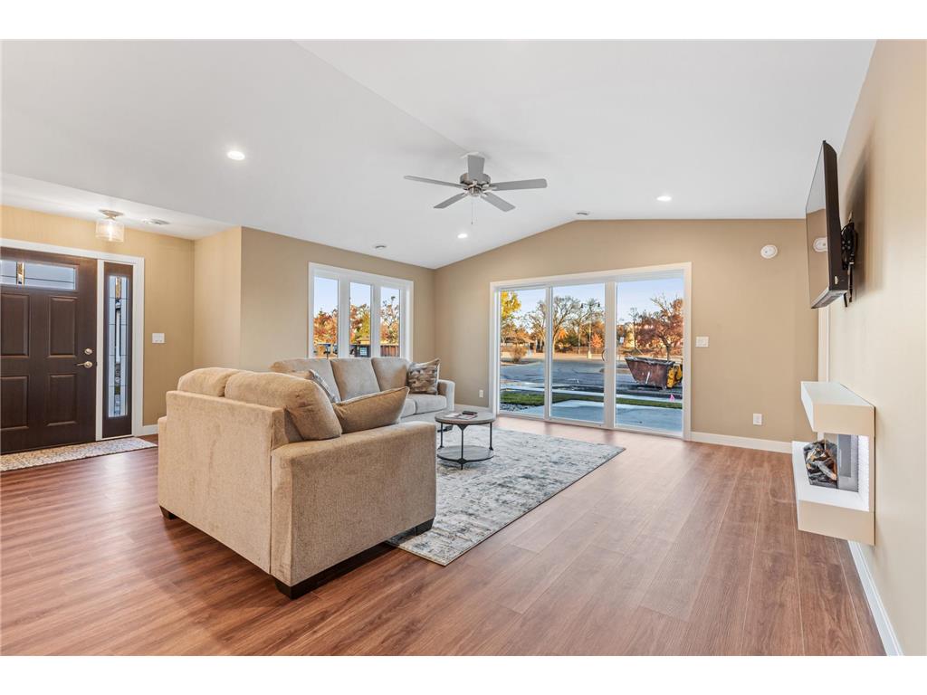 2330 30 Avenue S Fargo ND 58104 7044295 image10