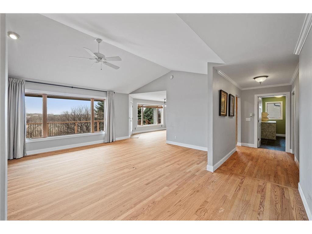 2331 Fawn Hill Court Chanhassen MN 55317 MLS: 6715504 Edina Realty