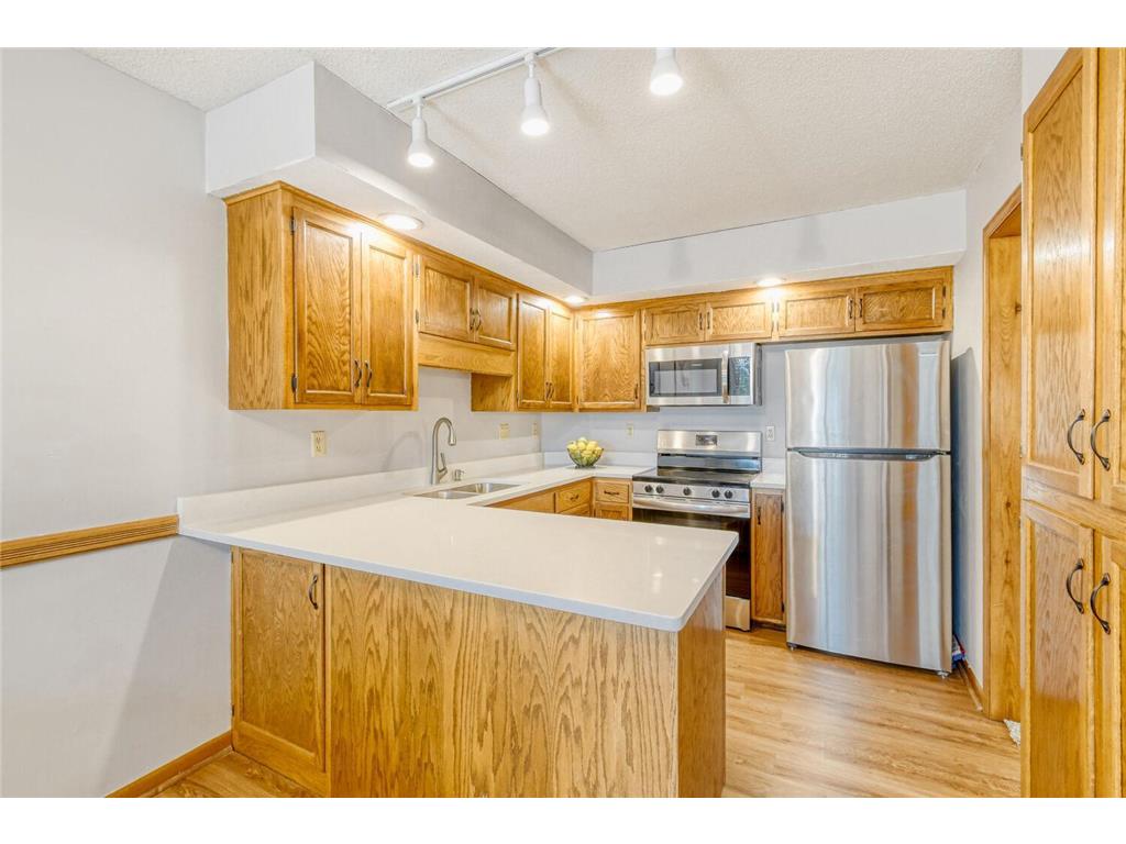 2333 Amberwood Drive Woodbury MN 55125 7043085 image3