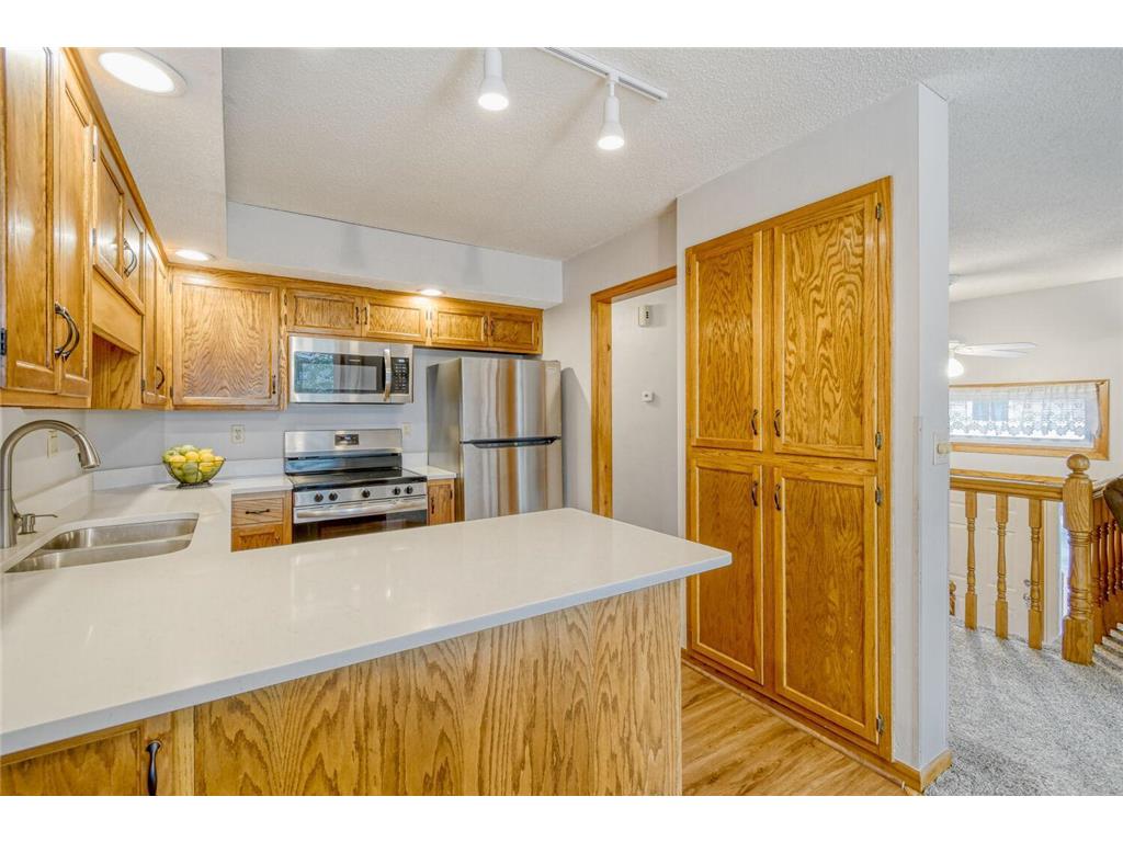 2333 Amberwood Drive Woodbury MN 55125 7043085 image4