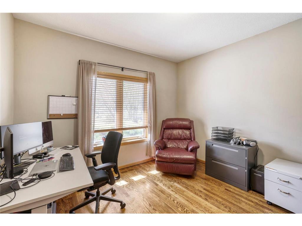 2334 Manuela Drive Chaska MN 55318 7070005 image16
