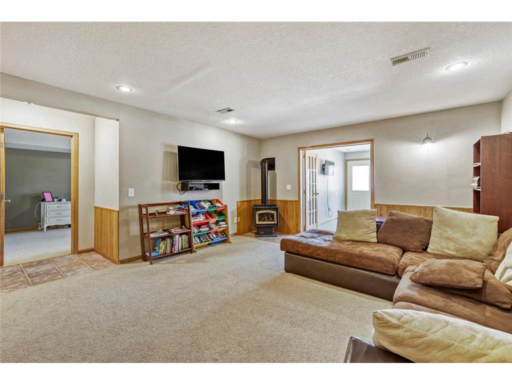 2334 Manuela Drive Chaska MN 55318 7070005 image17