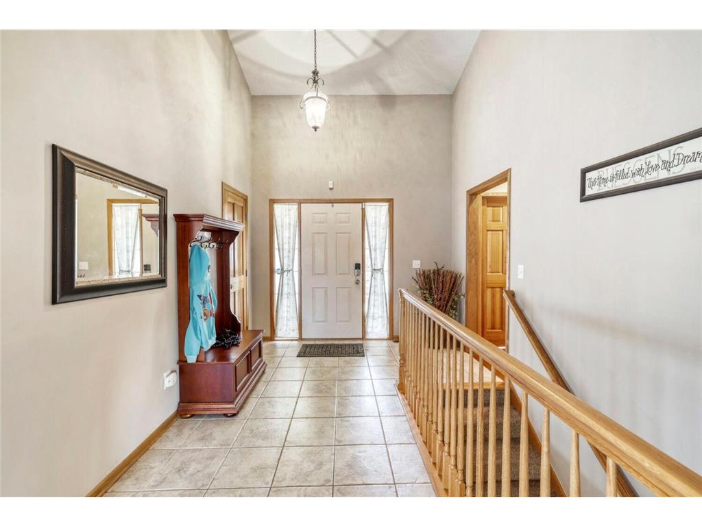 2334 Manuela Drive Chaska MN 55318 7070005 image2