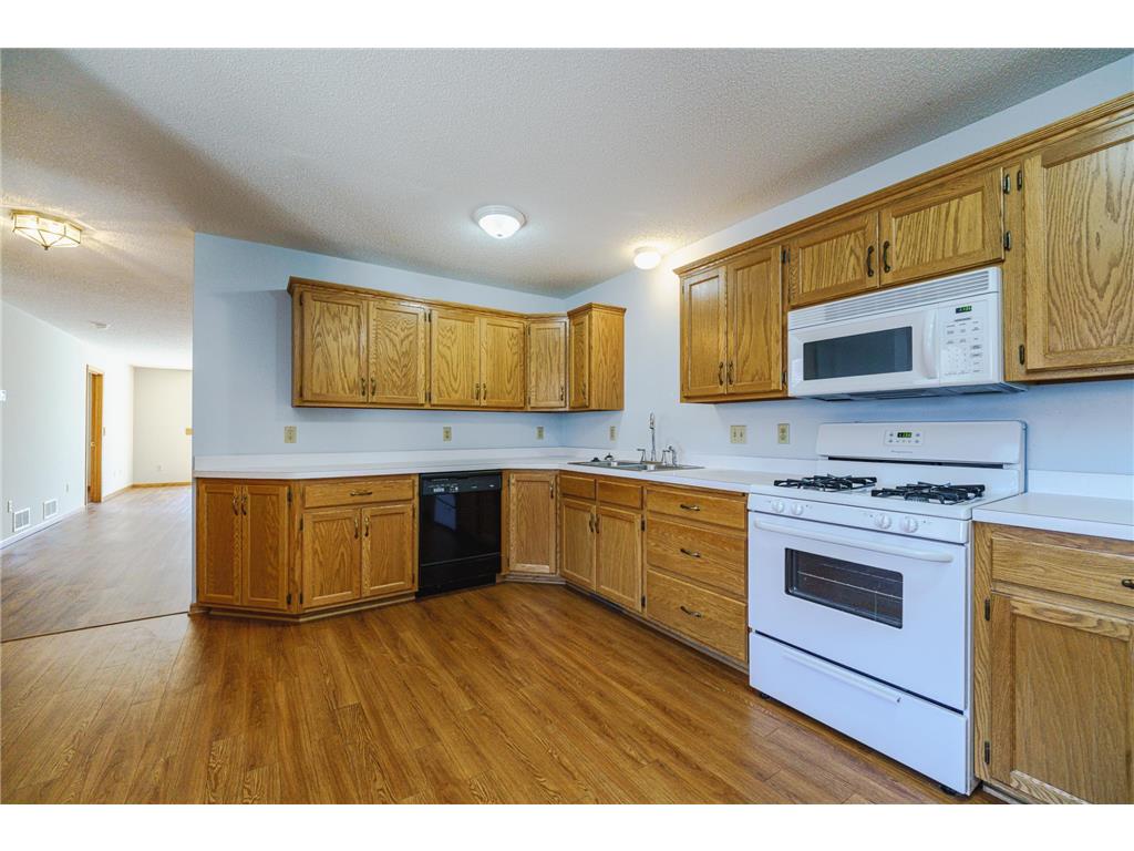 2334 Pinewood Drive Shakopee MN 55379 7043843 image10