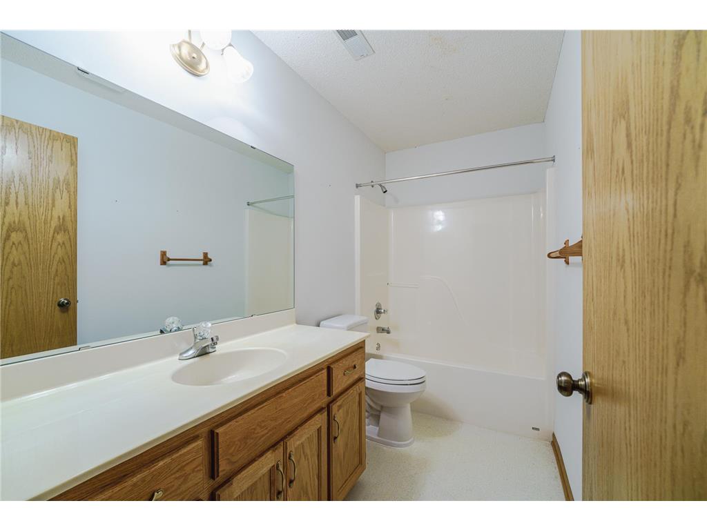 2334 Pinewood Drive Shakopee MN 55379 7043843 image32