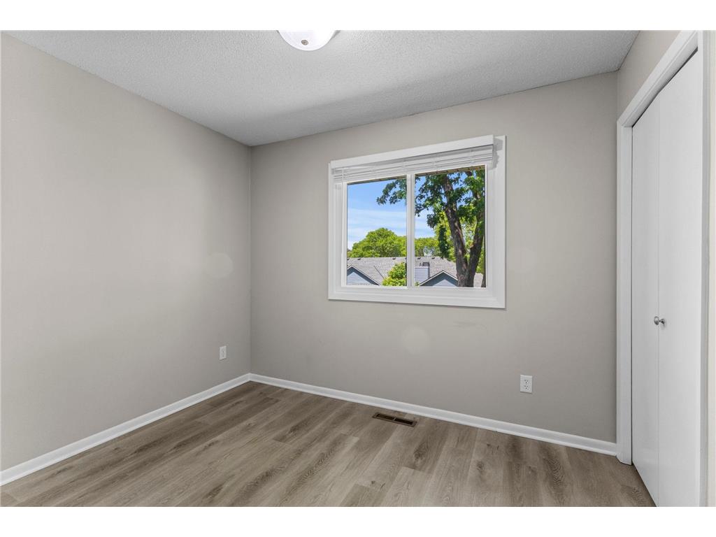 2336 Hale Avenue N Oakdale MN 55128 7078438 image20