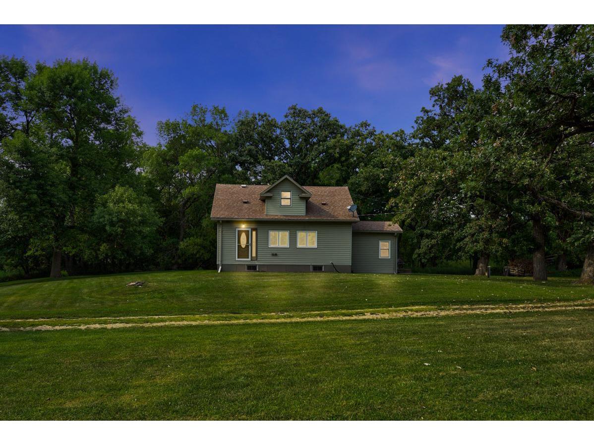 23366 685th Avenue, Alden, MN 56009 MLS 6074326 Edina Realty