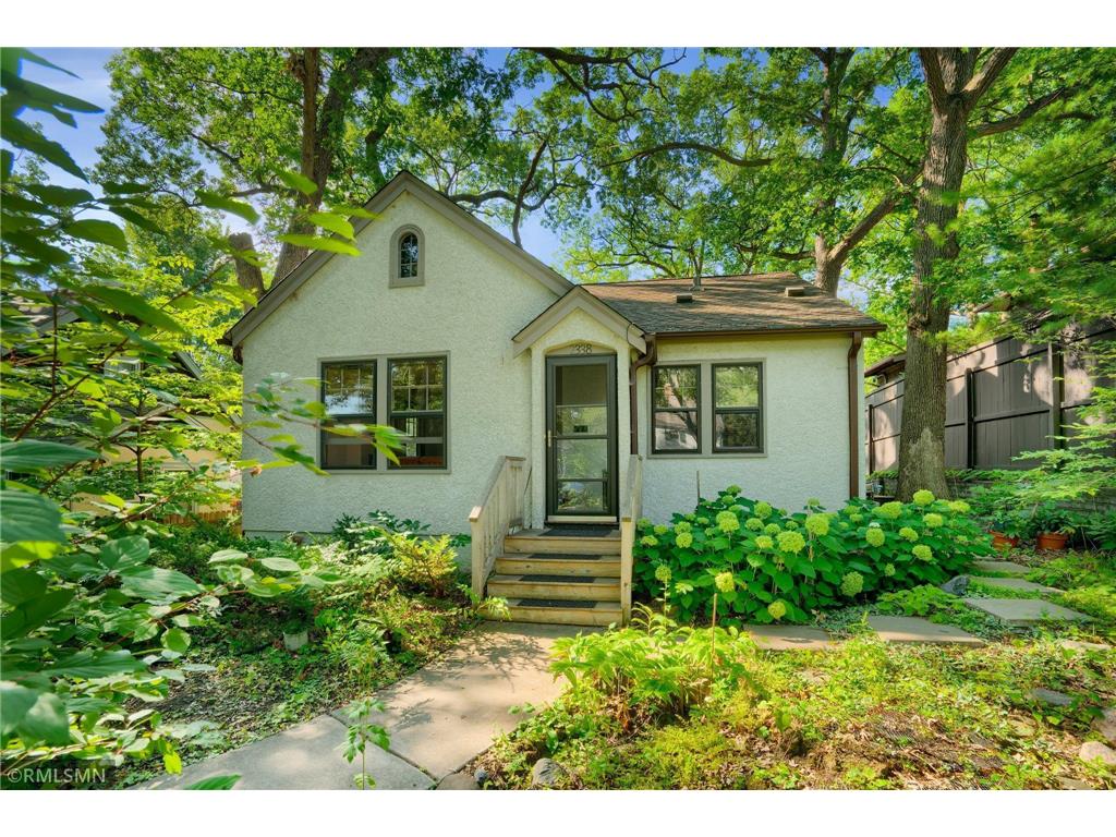 2338 Avenue, Saint Paul, MN 55108 MLS 6252682 Edina Realty