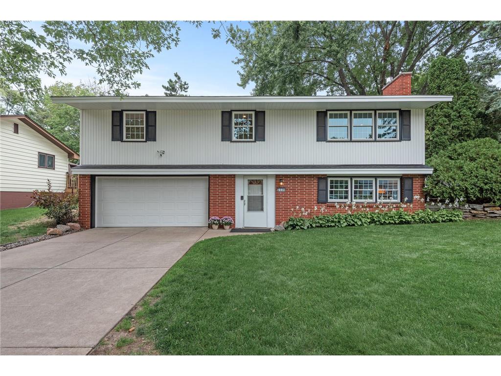 2339 Auerbach Avenue Roseville MN 55113 6420295 image1