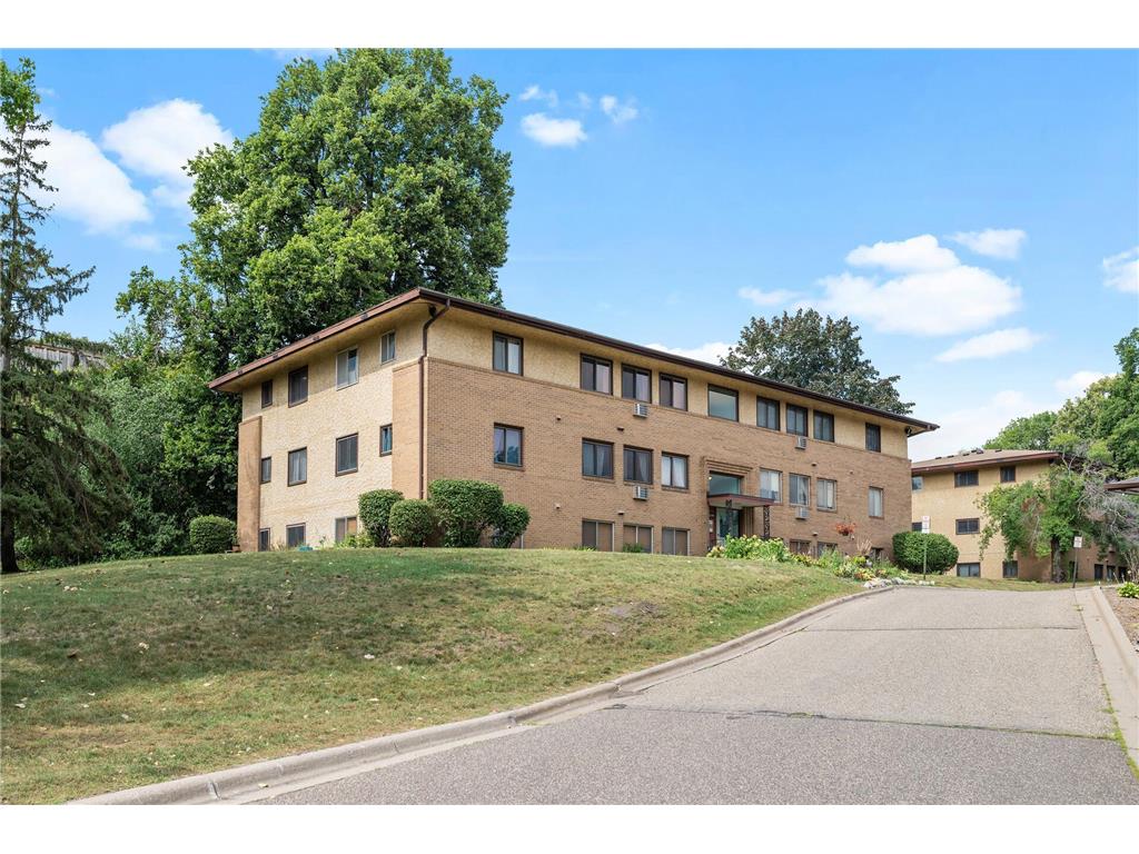 2339 Unity Avenue N Golden Valley MN 55422 6424895 image1