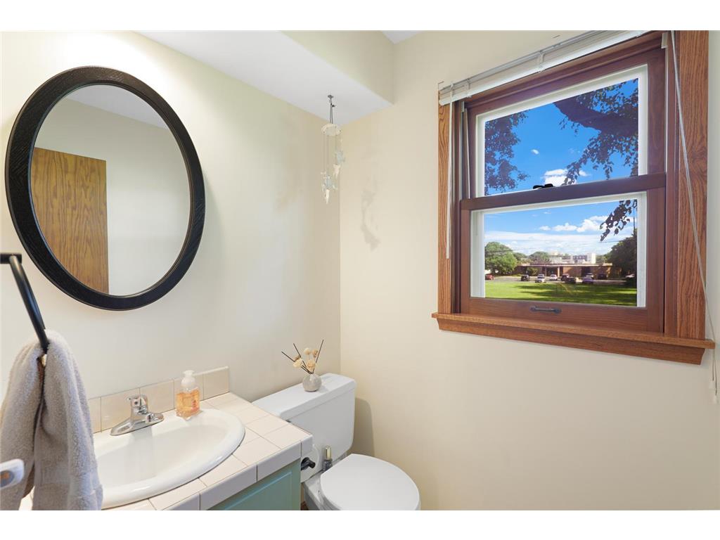 2340 Skyline Drive Bloomington MN 55425 7098750 image17
