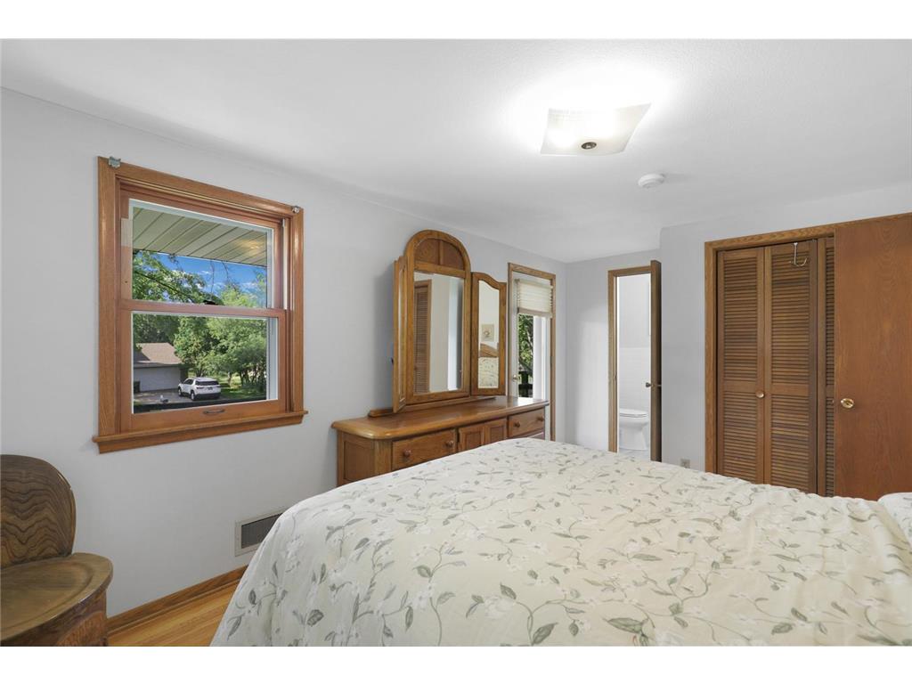 2340 Skyline Drive Bloomington MN 55425 7098750 image19