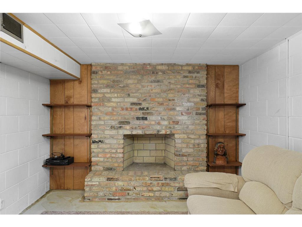 2340 Skyline Drive Bloomington MN 55425 7098750 image26