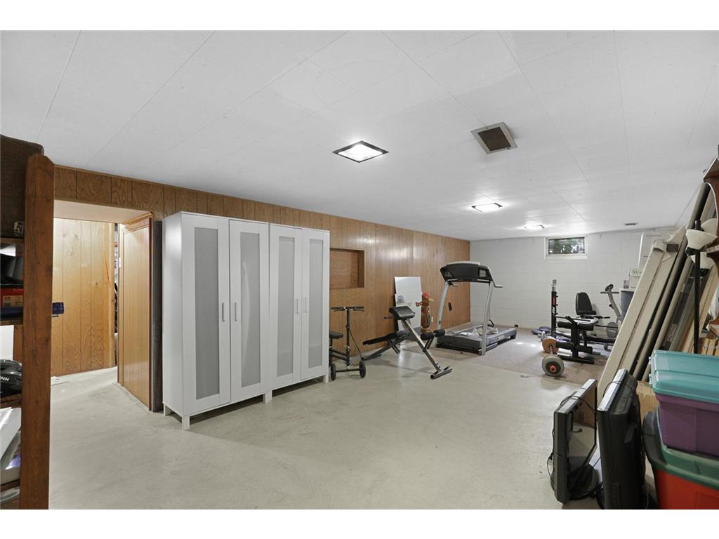 2340 Skyline Drive Bloomington MN 55425 7098750 image28