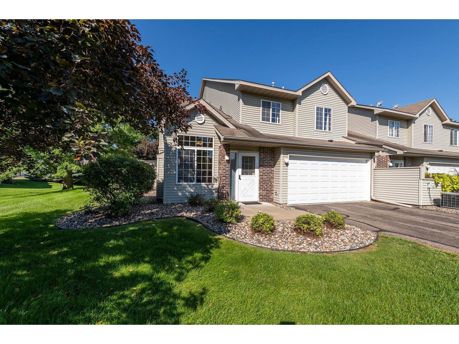 2341 Oakridge Circle, Hudson, WI, 54016 MLS 6091727 Edina Realty