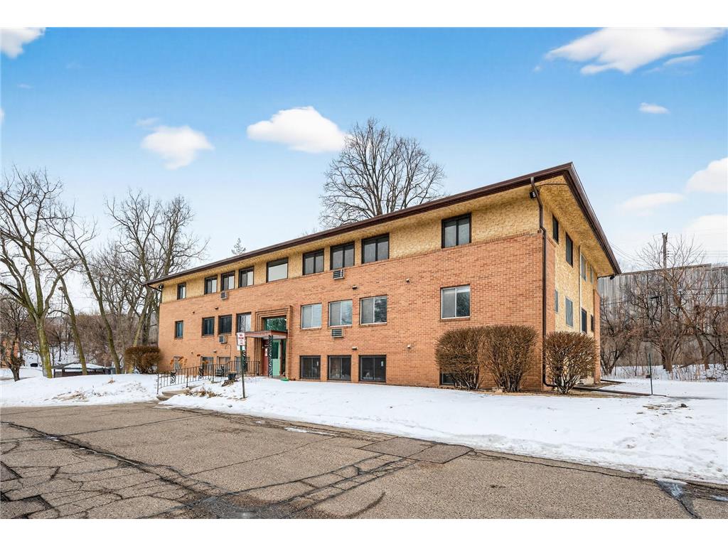 2341 Unity Avenue N Golden Valley MN 55422 7020320 image1