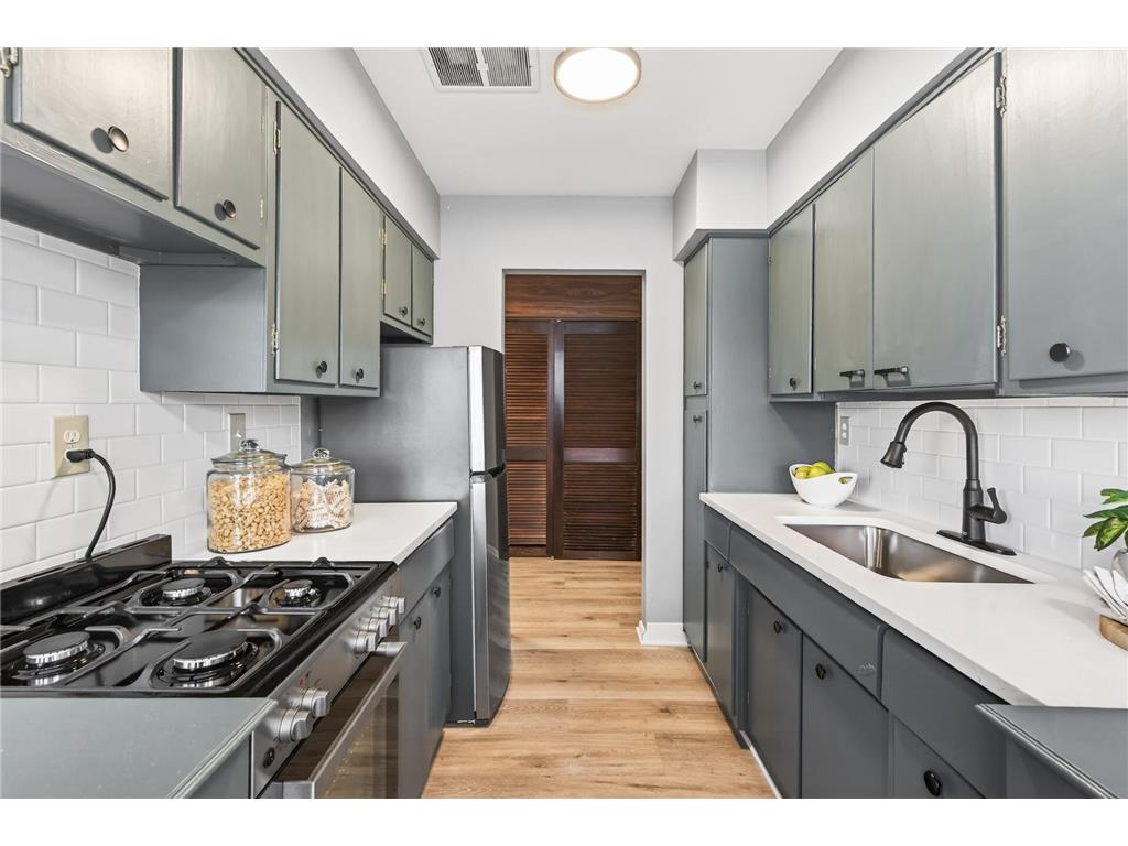 2341 Unity Avenue N Golden Valley MN 55422 7020320 image11