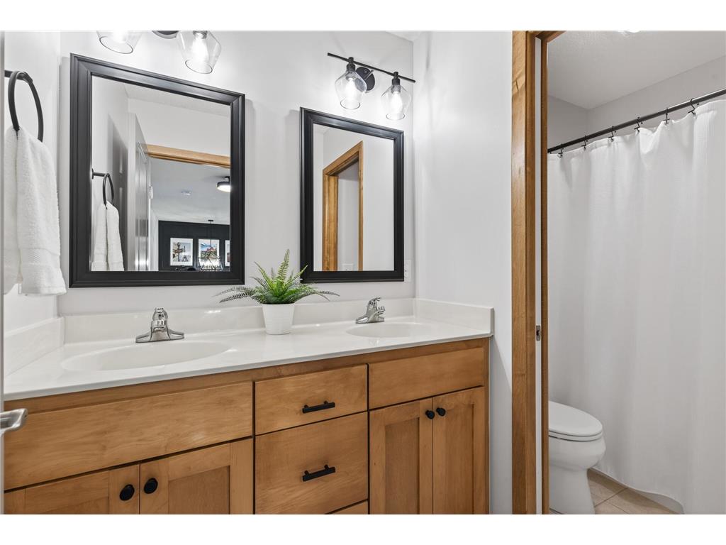 2344 Fieldstone Curve Woodbury MN 55129 7058772 image35