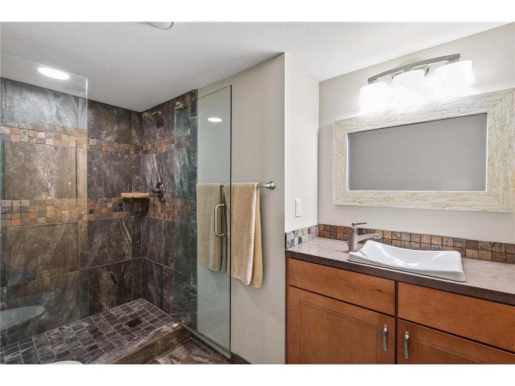 2344 Fieldstone Curve Woodbury MN 55129 7058772 image39