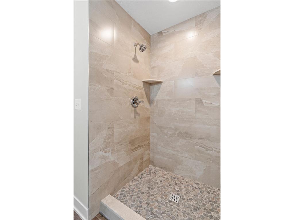 2345 17th Avenue E North Saint Paul MN 55109 6752706 image23