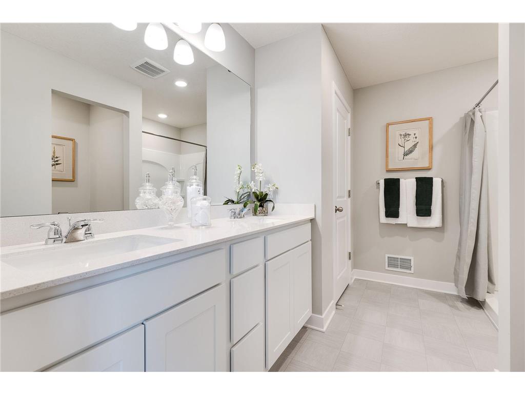 2346 Pleasant Avenue Shakopee MN 55379 7053812 image16
