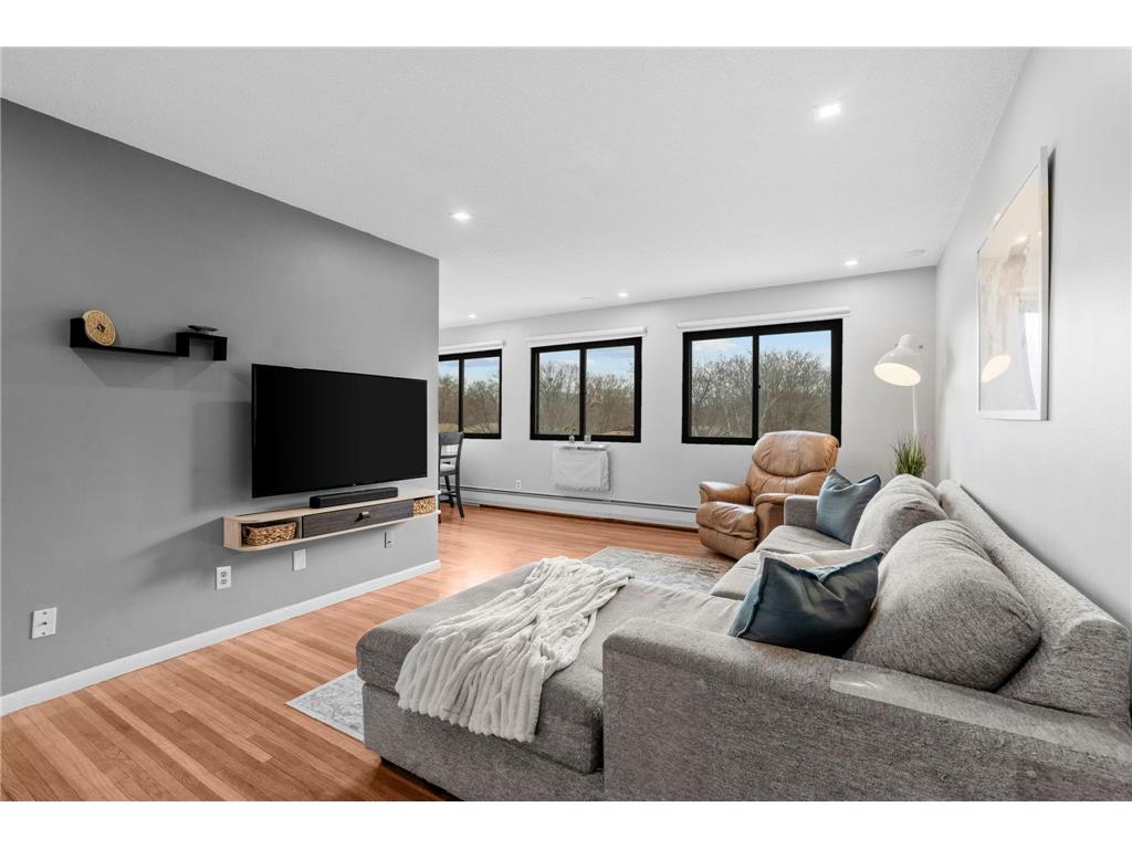 2349 Unity Avenue N Golden Valley MN 55422 6695454 image1