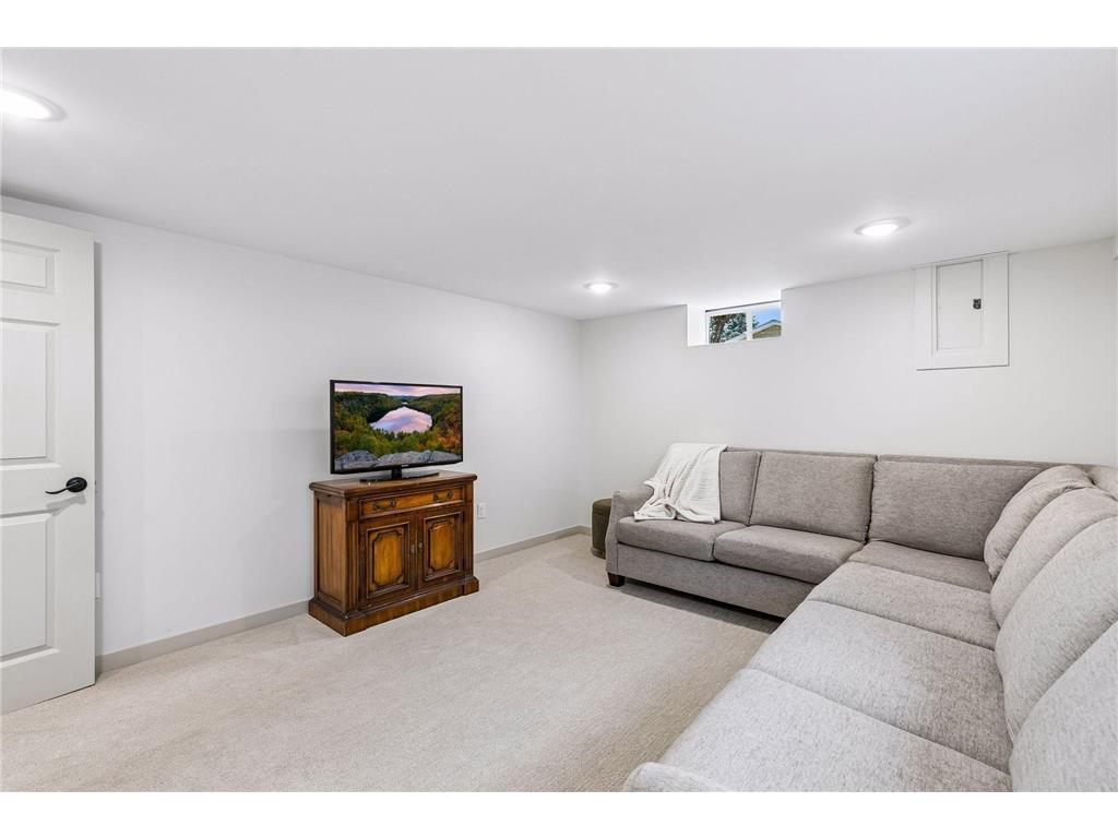 23495 Water Street Hampton MN 55031 7089028 image24