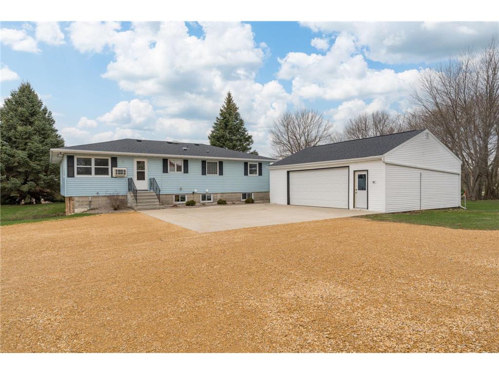 235 390th Avenue Janesville MN 56048 7057977 image1