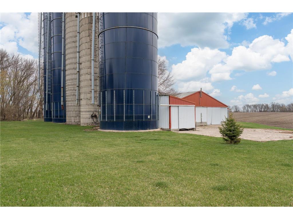 235 390th Avenue Janesville MN 56048 7057977 image40