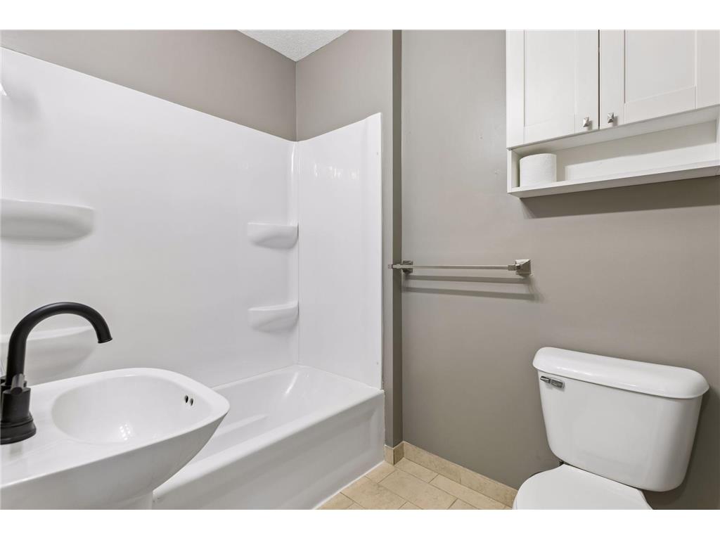 235 Charles Avenue Saint Paul MN 55103 7096586 image9