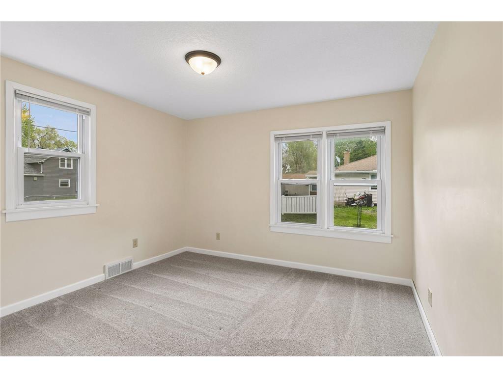 235 Dakota Street West Saint Paul MN 55118 7069694 image10