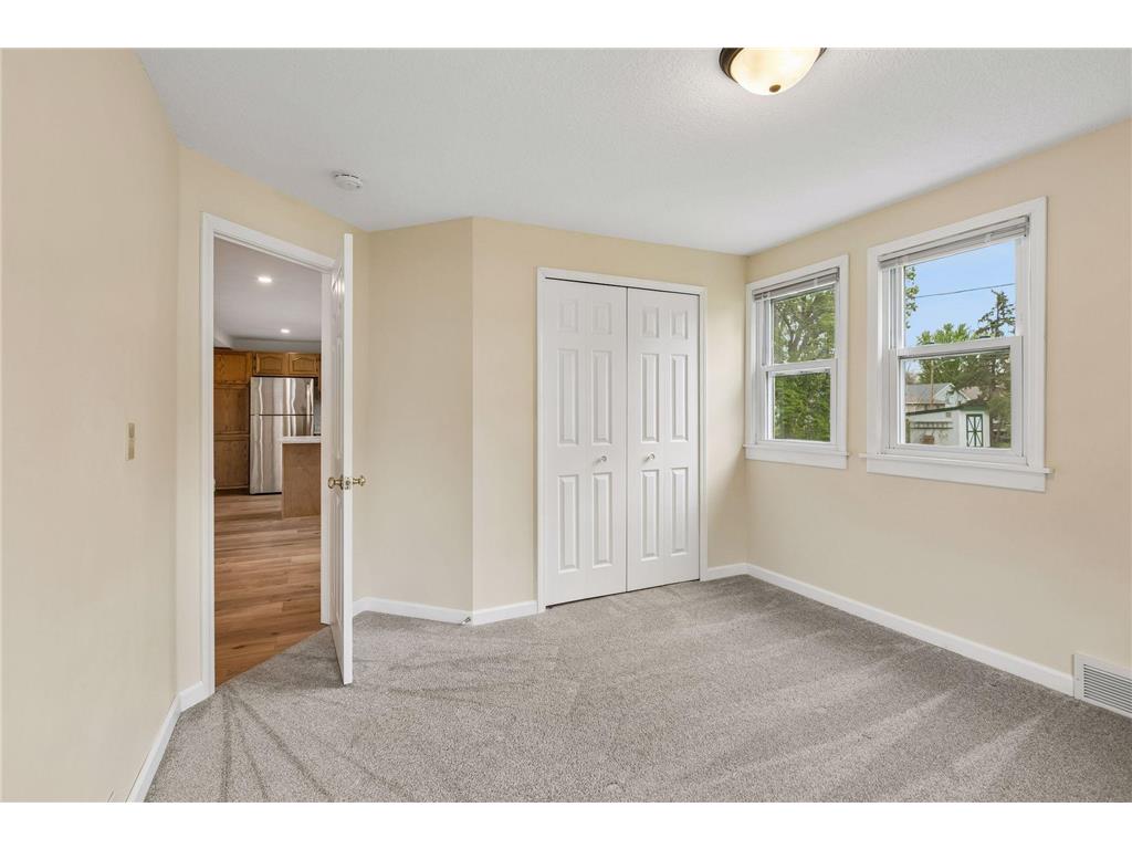 235 Dakota Street West Saint Paul MN 55118 7069694 image11
