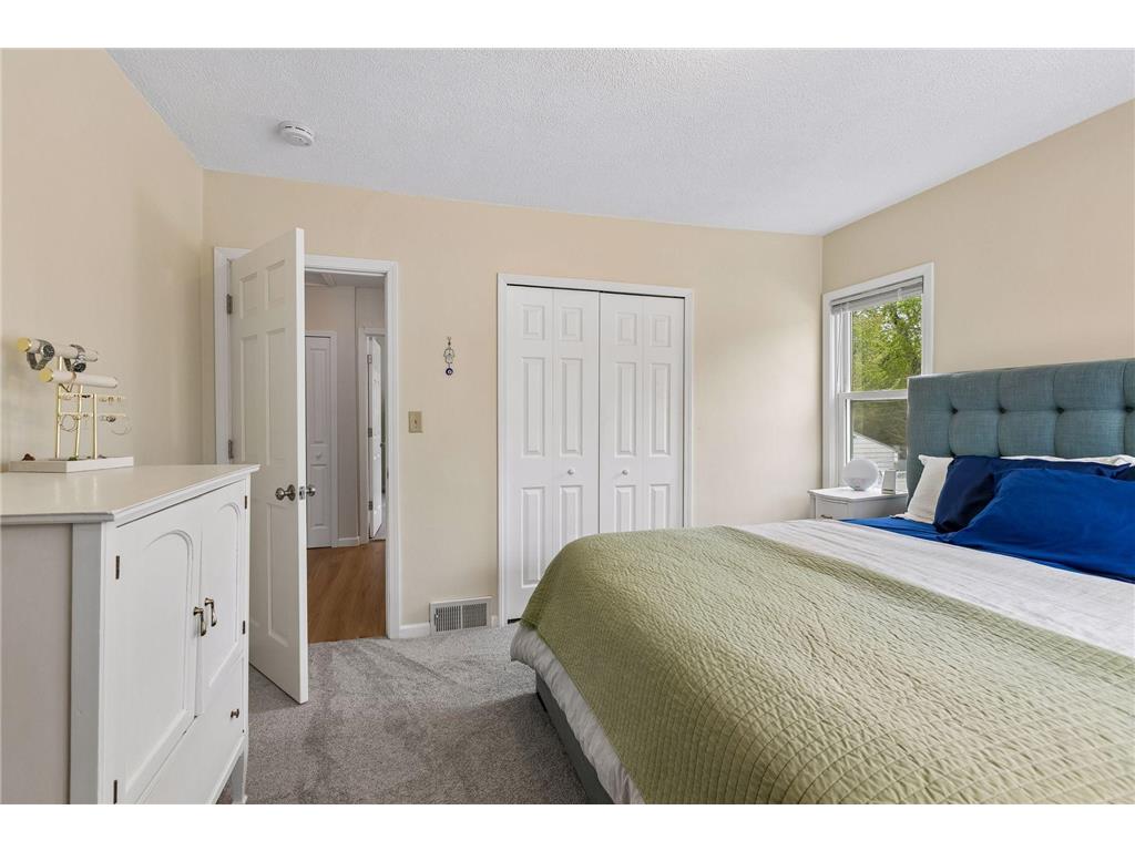 235 Dakota Street West Saint Paul MN 55118 7069694 image27