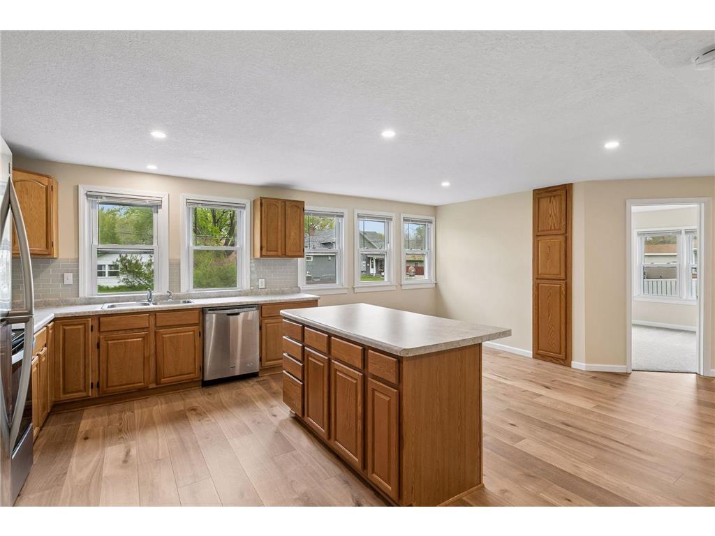 235 Dakota Street West Saint Paul MN 55118 7069694 image8
