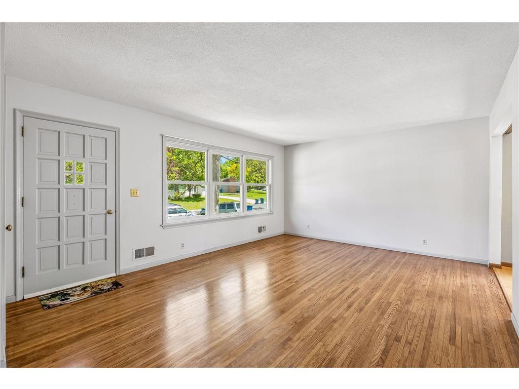 2350 Wells Wood Curve Bloomington MN 55431 7093529 image3