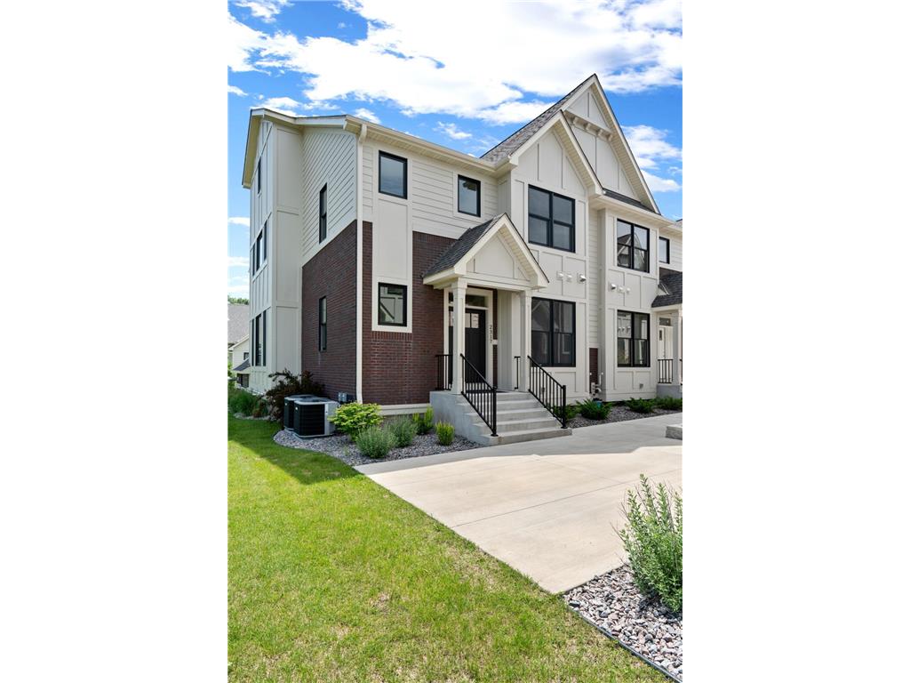 2357 Simply Living Lane Hudson WI 54016 6816680 image1