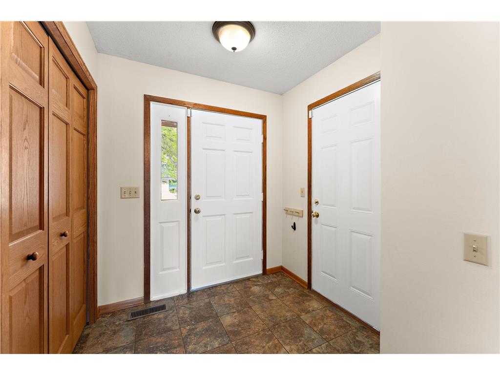 2358 Hilo Avenue N Oakdale MN 55128 7040780 image14