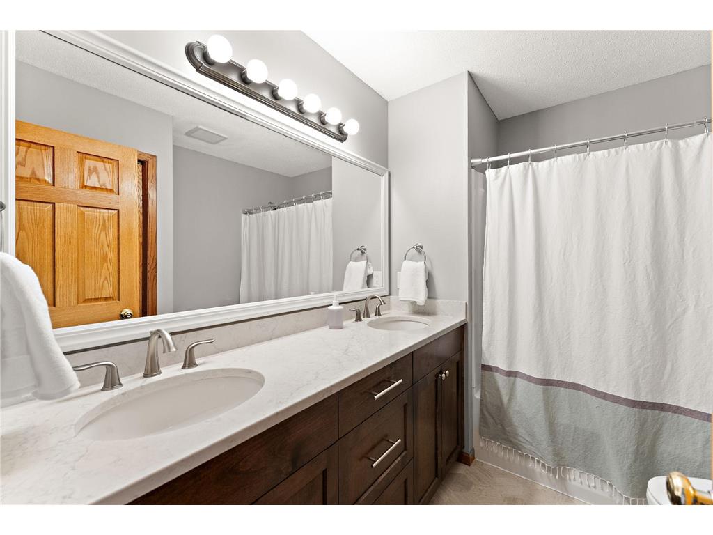 2358 Hilo Avenue N Oakdale MN 55128 7040780 image15