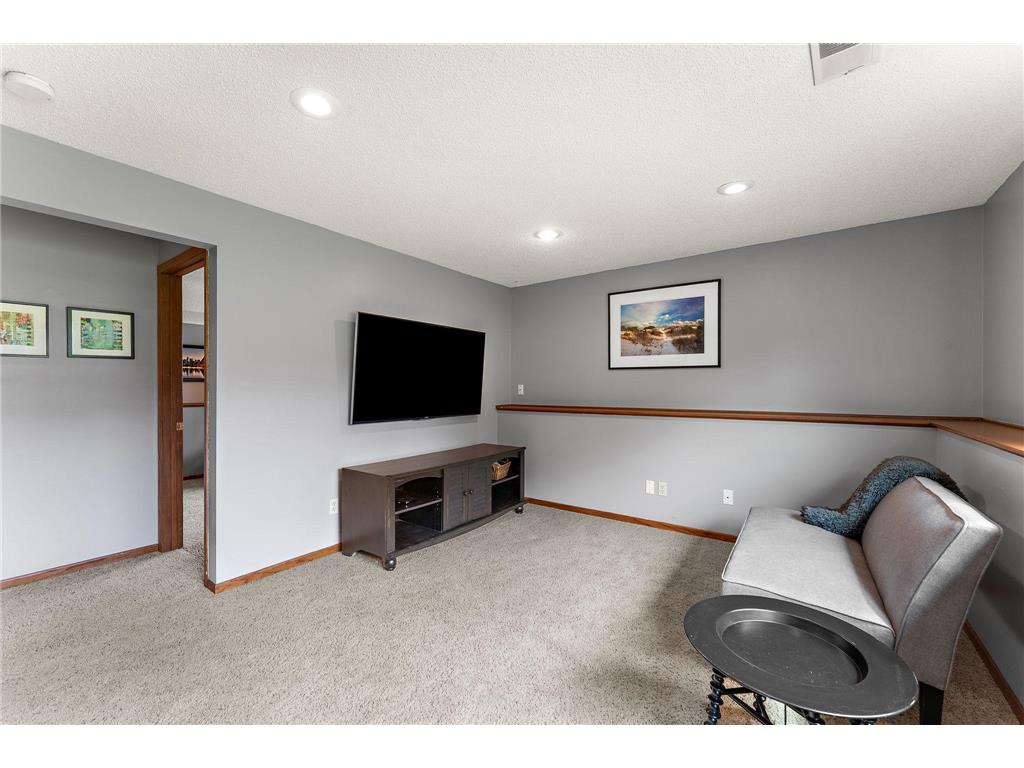2358 Hilo Avenue N Oakdale MN 55128 7040780 image26