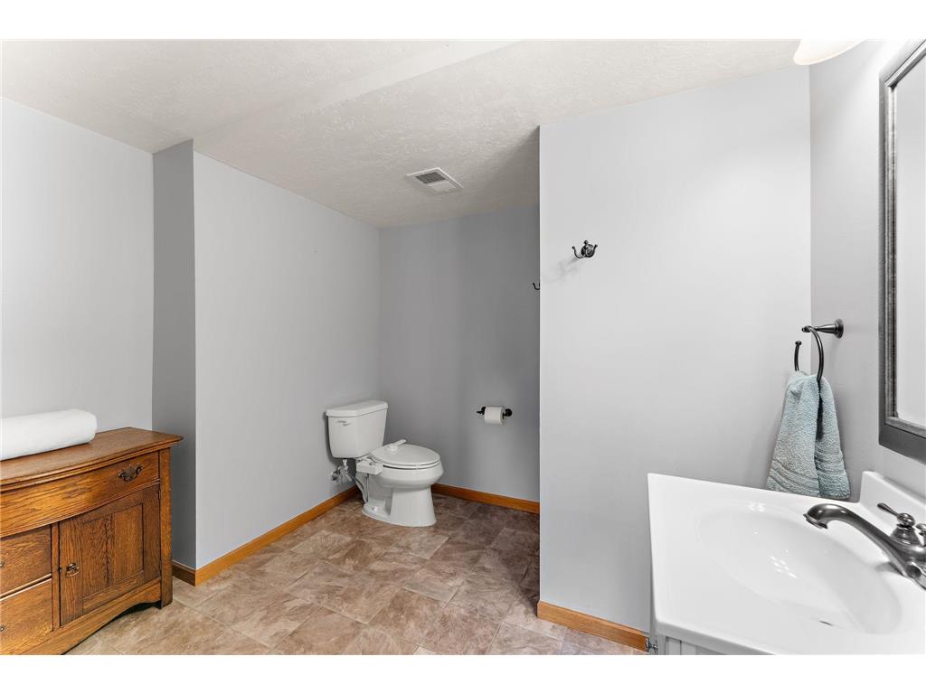 2358 Hilo Avenue N Oakdale MN 55128 7040780 image28