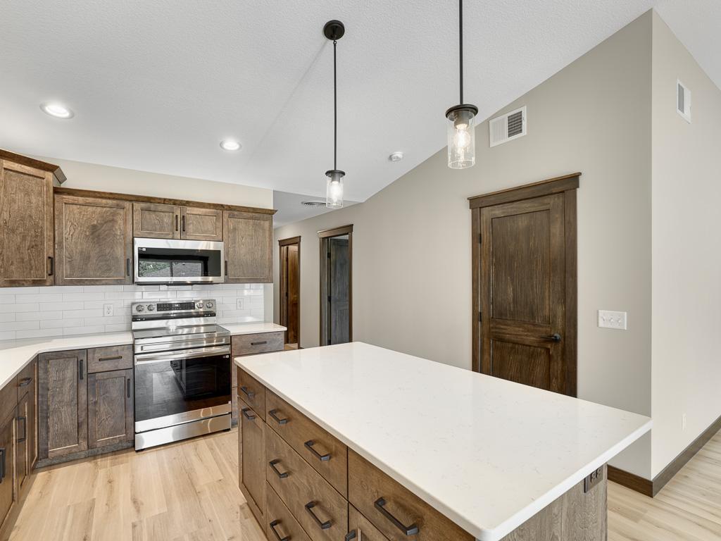236 S Chestnut Ellsworth WI 54011 7090882 image3